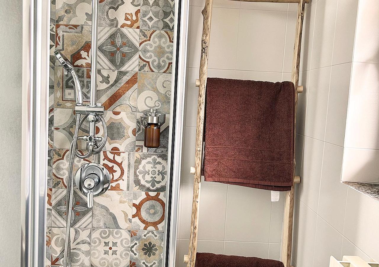 La Mansardina Apartment Venegono Superiore Ngoại thất bức ảnh